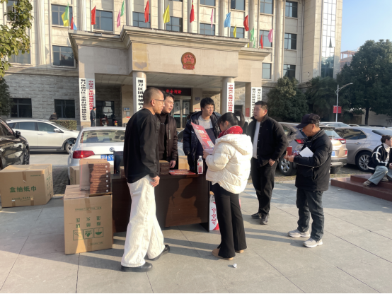 1735635924120292.png 中荊置業(yè)前往團(tuán)林鎮(zhèn)開展“安居工程”政策宣講及中荊學(xué)府項目宣傳活動36.png